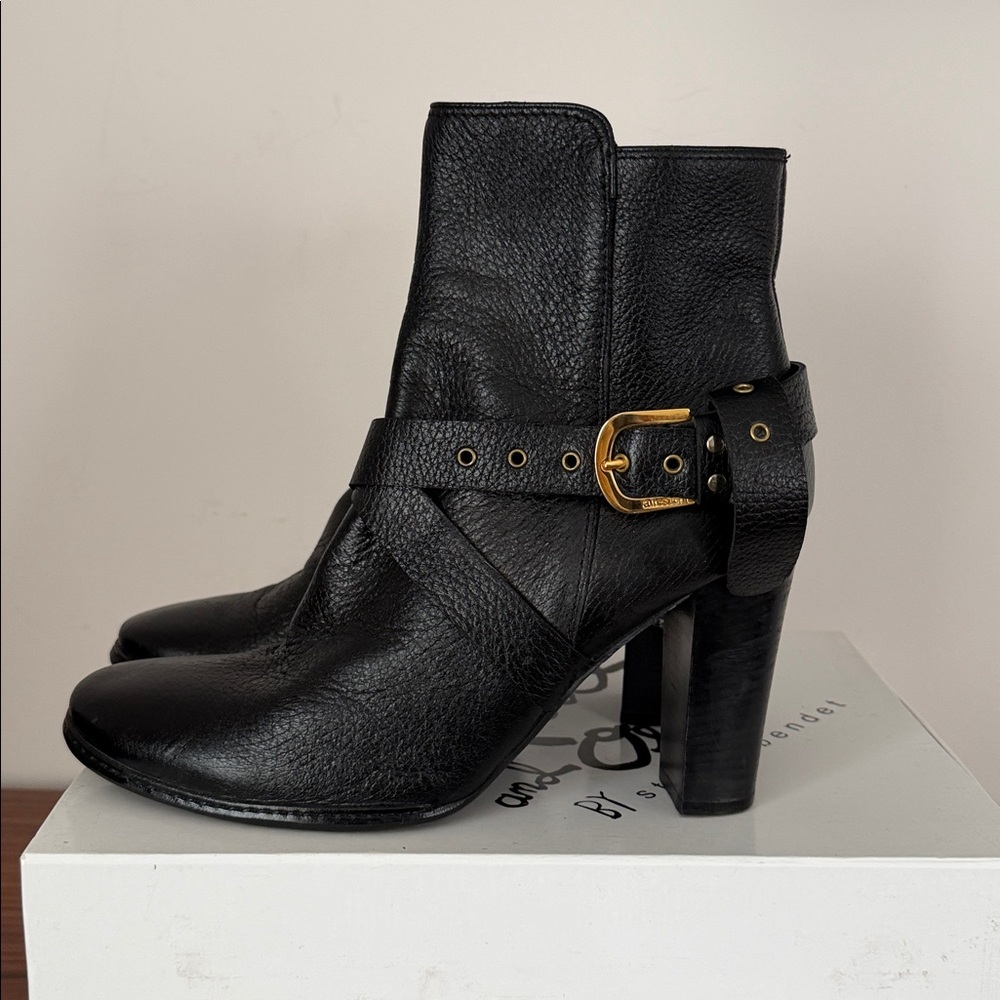 a. testoni ankle heel boots size 39
